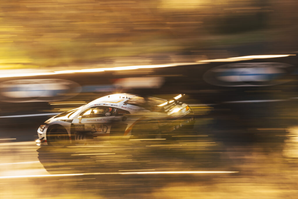 Podwójne zwycięstwo Audi R8 LMS w klasie Pro-Am w 12-godzinnym wyścigu Bathurst