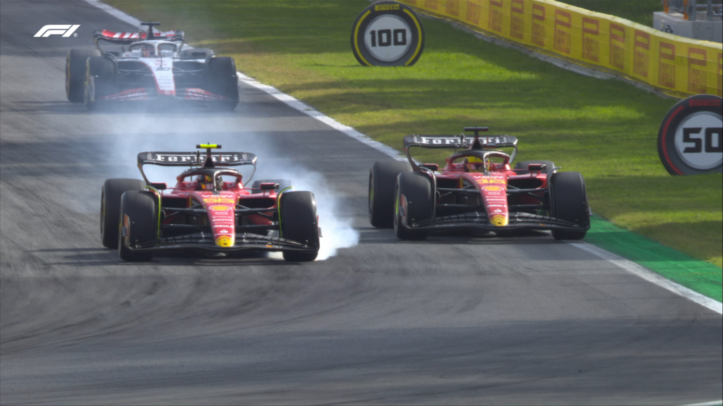 Pojedynek kierowców Ferrari na ostatnim okrążeniu