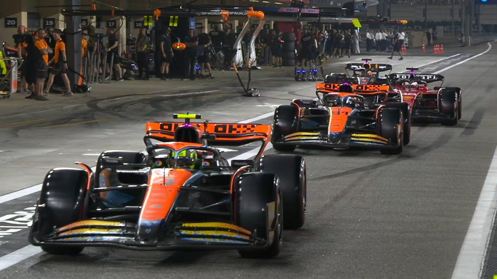 Kierowcy McLarena, Charles Leclerc i Max Verstappen przystępują do ostatniego okrążenia w kwalifikacjach