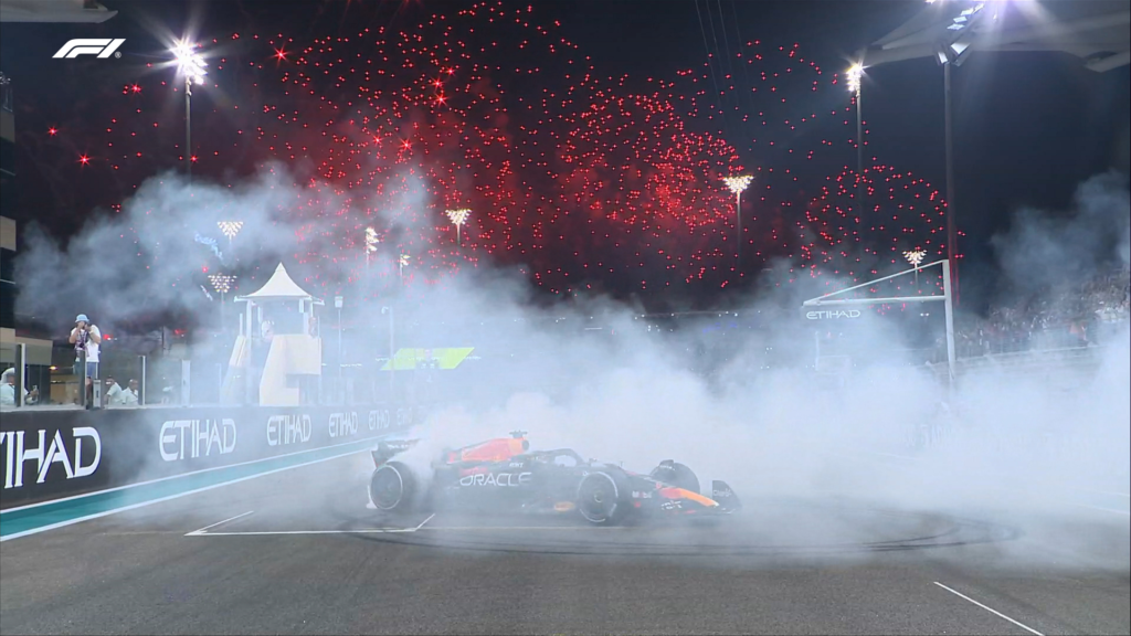 Max Verstappen świętujący zwycięstwo