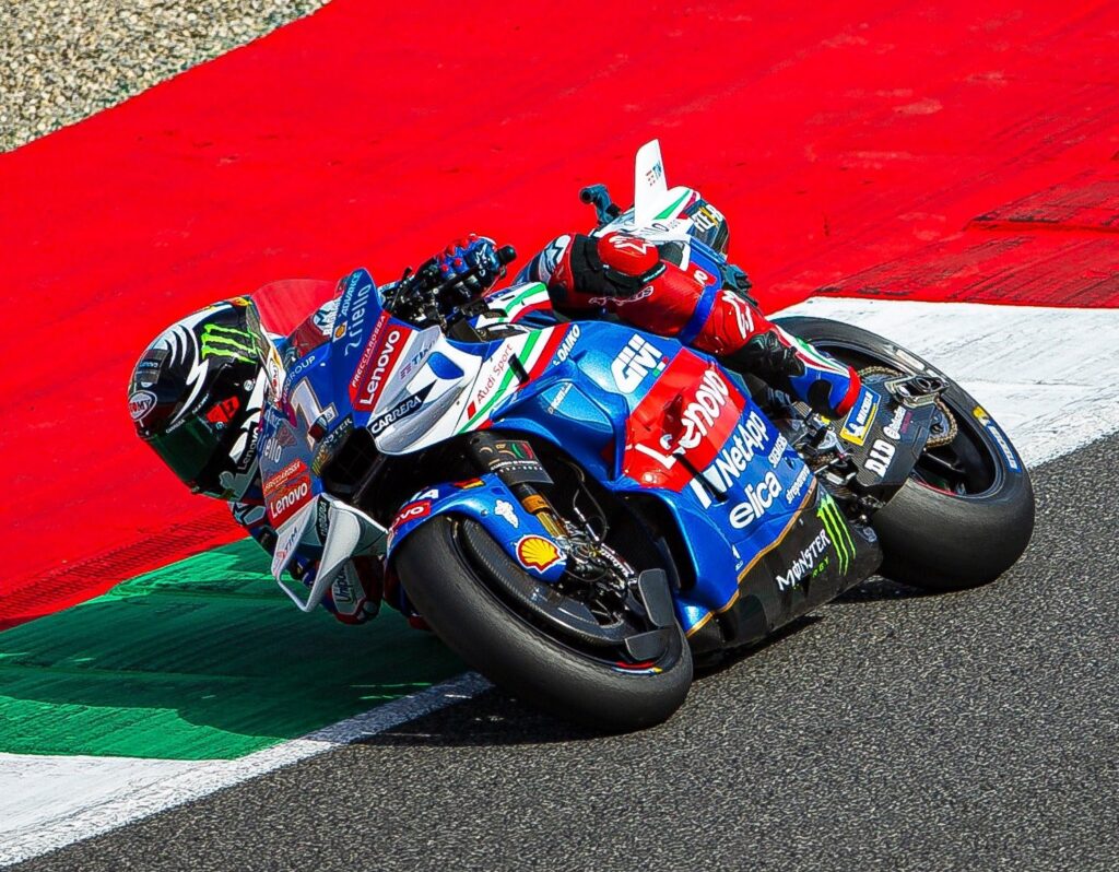 Francesco Bagnaia i Ducati specjalnie na niebiesko
